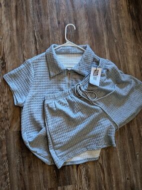 2 Piece Set 1XL SHEIN Grey Quilted Half-Zip Polo Top & Shorts!